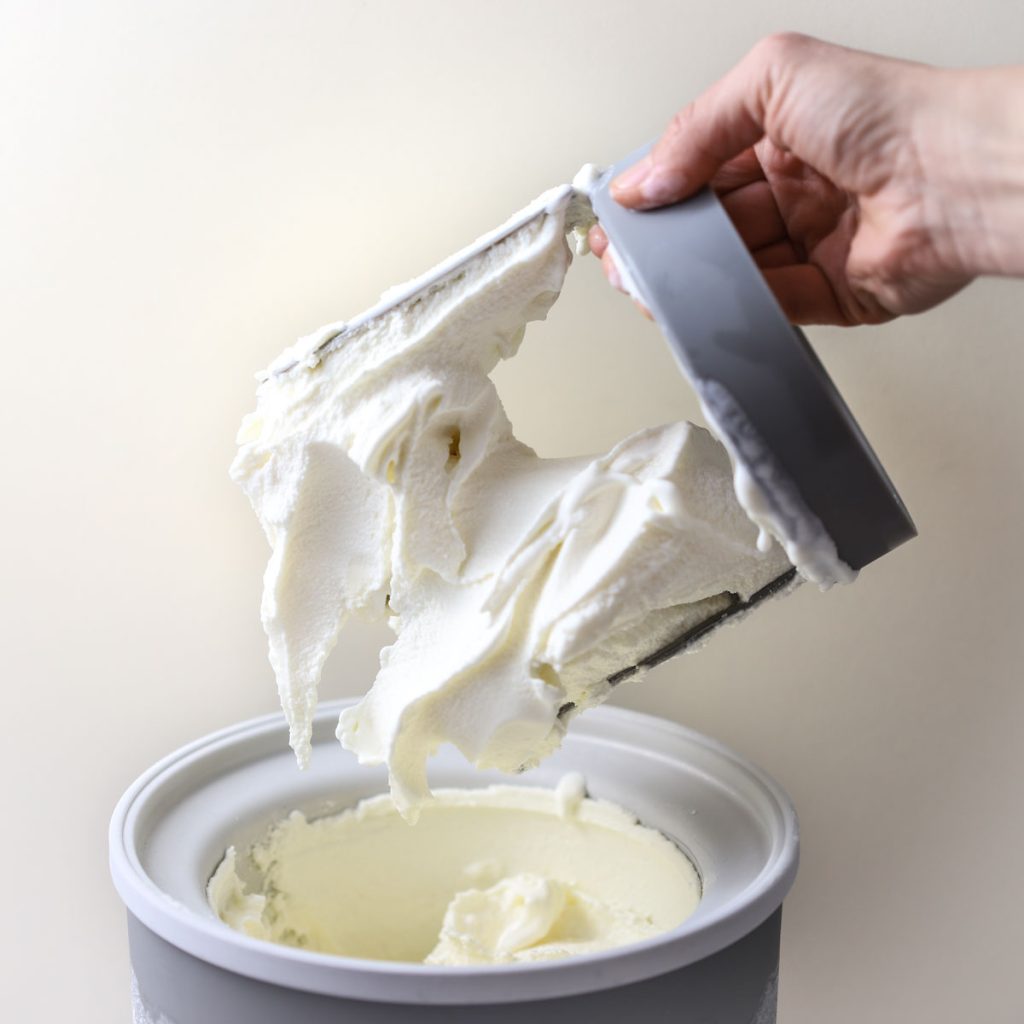 Image featuring the recipe for lemon ice cream with xanthan gum